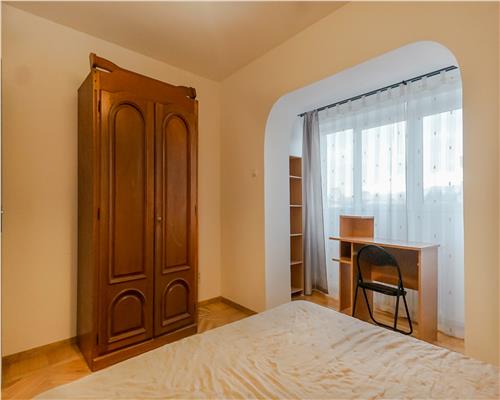 Apartament 3 camere decomandate, Piata Cipariu!