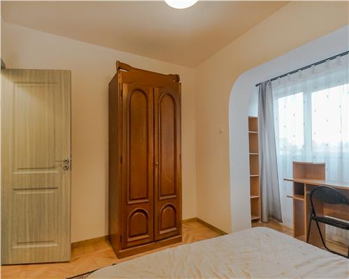 Apartament 3 camere decomandate, Piata Cipariu!