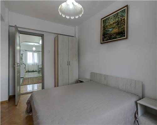 Apartament 3 camere decomandate, Piata Cipariu!