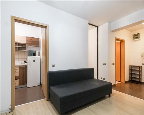 Apartament cu nisa de dormit, 42 mp  + balcon, 200 m de FSEGA!