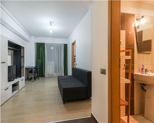 Apartament cu nisa de dormit, 42 mp  + balcon, 200 m de FSEGA!