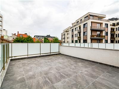 Apartament 3 cam, lux, garaj, terasa, zona centrala!